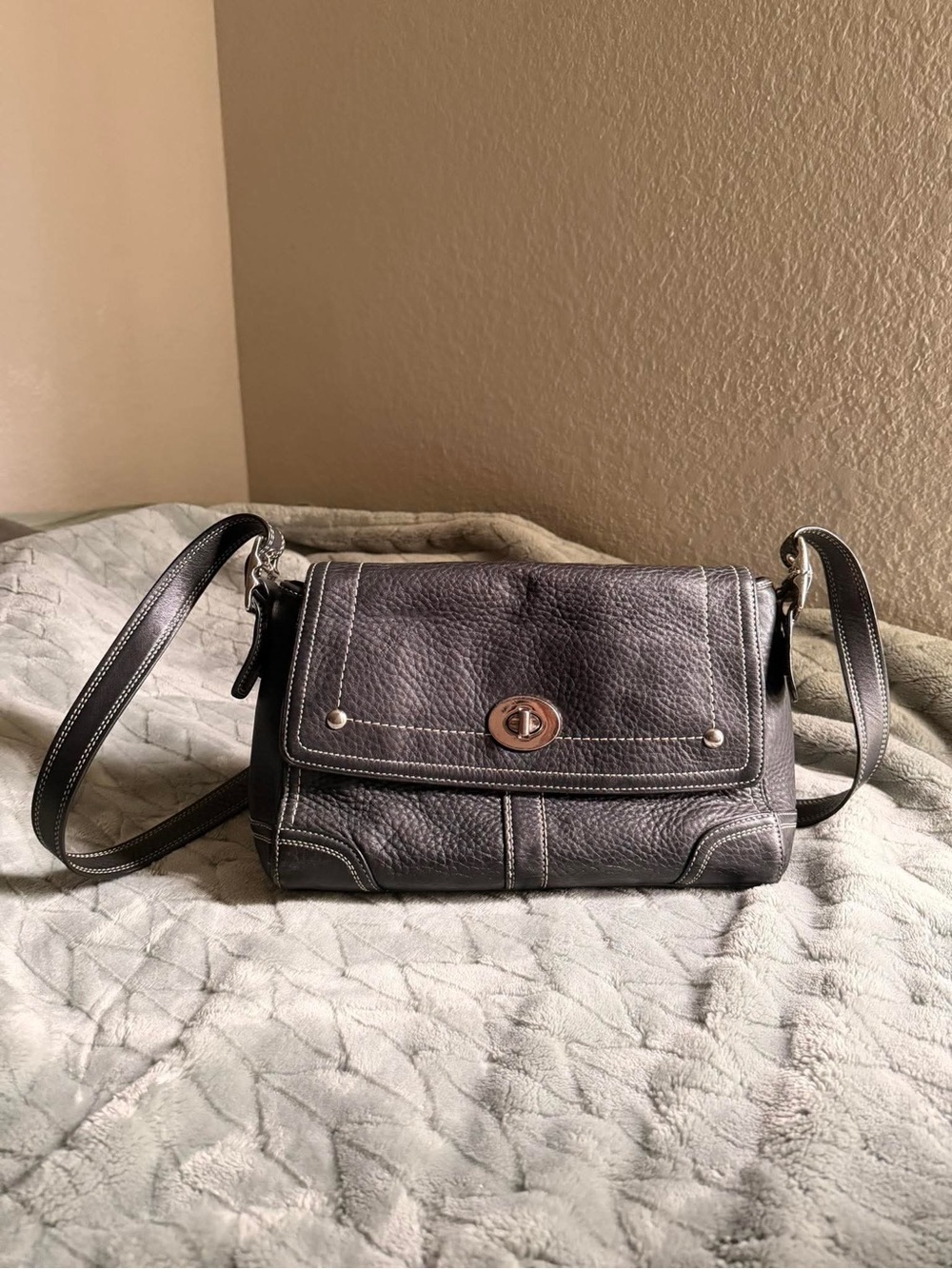 Coach Leather Crossbody Shoulder Bag - Black